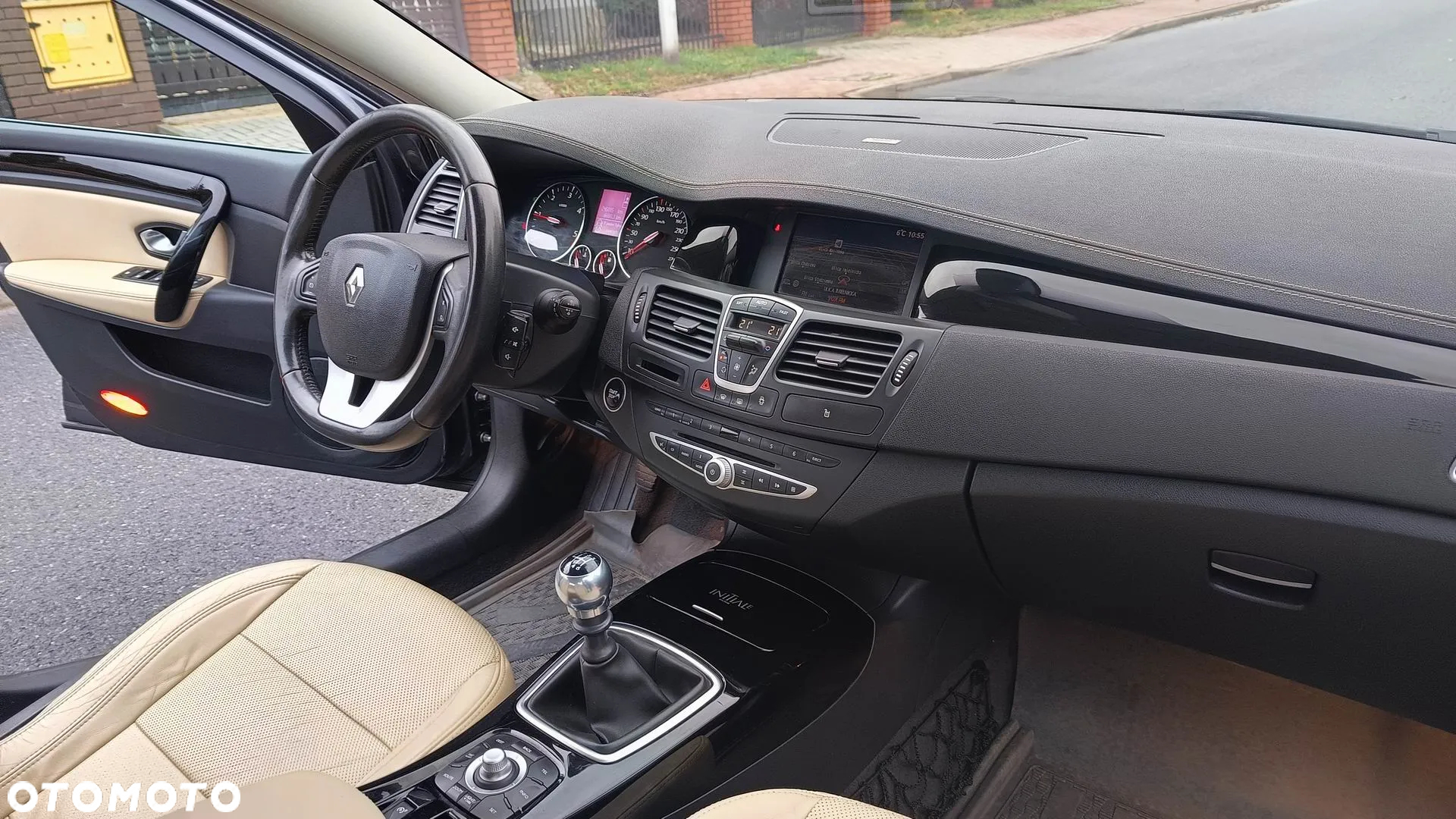 Renault Laguna 2.0 dCi FAP Initiale - 24