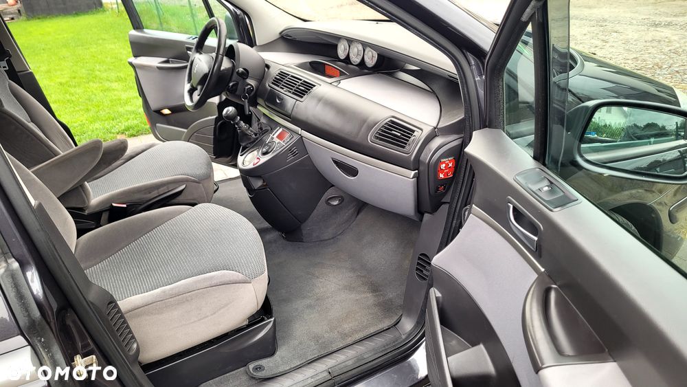 Peugeot 807 HDi 135 Family - 20