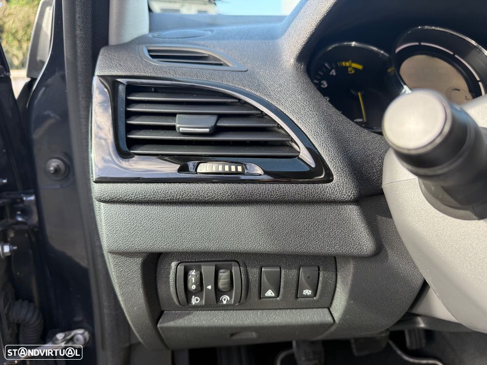 Renault Mégane Coupe 1.5 dCi Bose Edition SS - 19