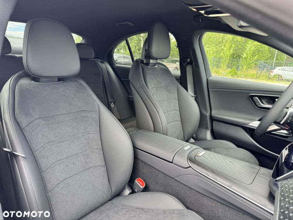 Mercedes-Benz Klasa E 220 d mHEV 4-Matic AMG 9G-Tronic - 11