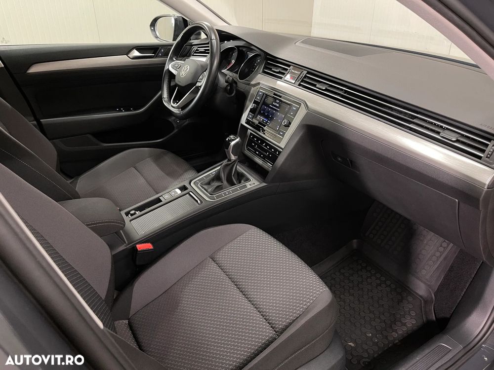 Volkswagen Passat 2.0 TDI Advance - 11