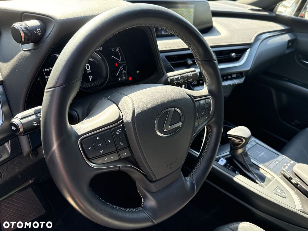 Lexus UX - 13