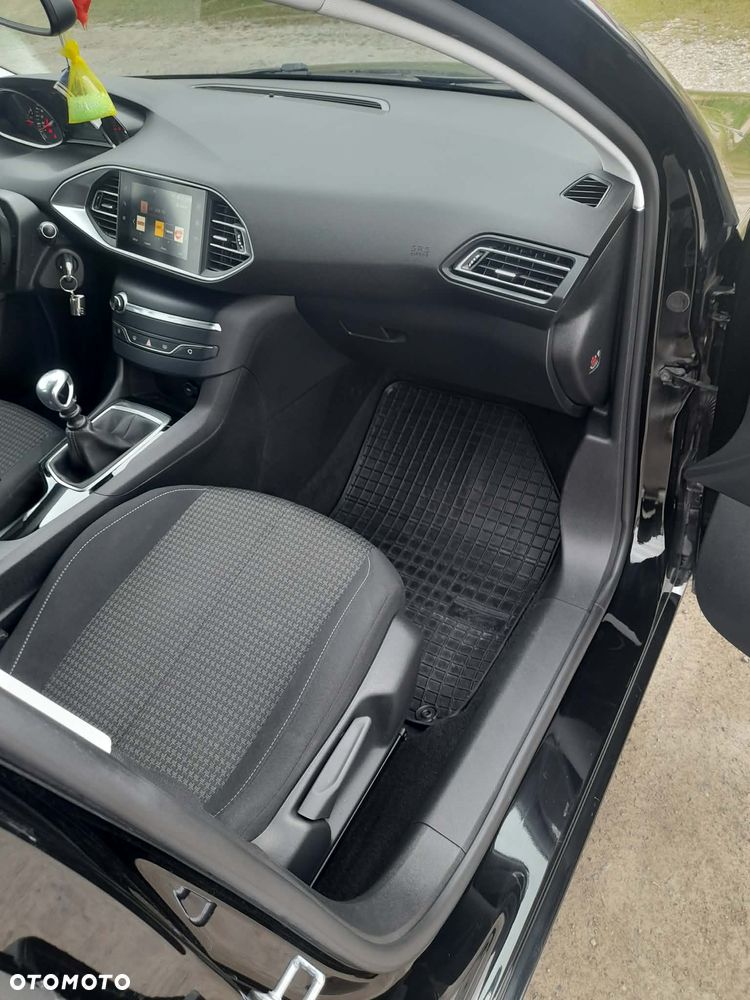 Peugeot 308 1.5 BlueHDi Allure Pack S&S - 10