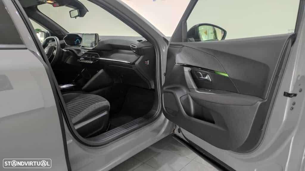 Peugeot e-2008 54 kWh Allure - 21