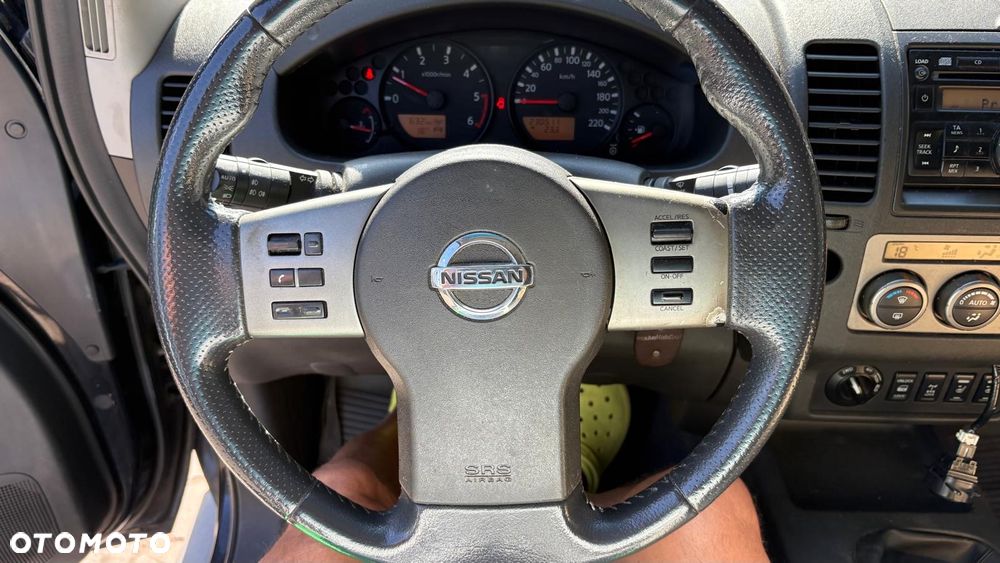 Nissan Navara 2.5 D Platinum - 6