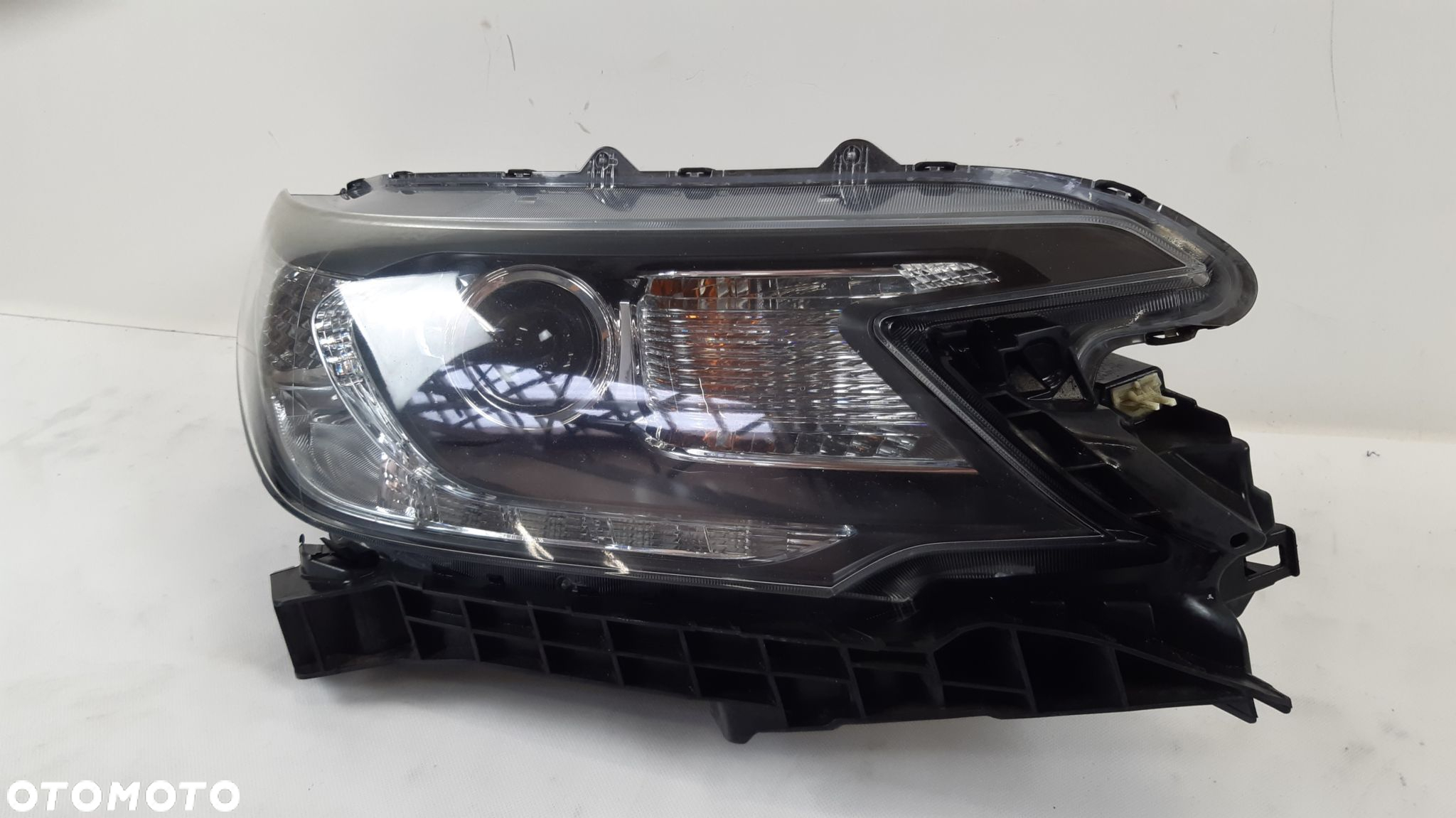 HONDA CR-V IV 12- LAMPA PRAWA PRZÓD - 2