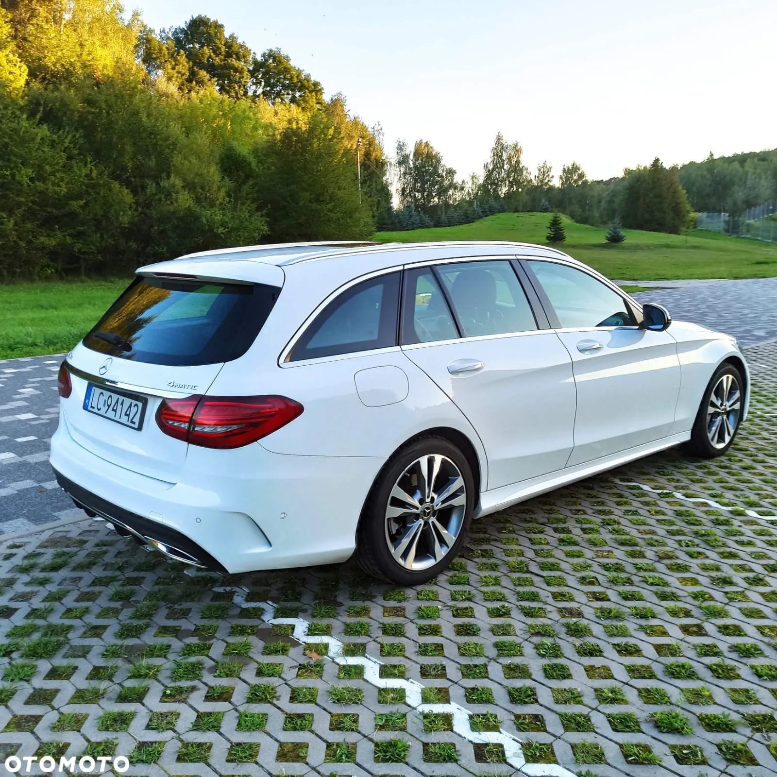 Mercedes-Benz Klasa C 220 d 4Matic T 9G-TRONIC AMG Line - 8