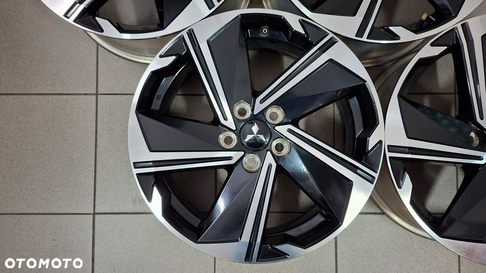 Felgi Aluminiowe 18 Mitsubishi Eclipse Cross 5x114.3 ET 38 - 2