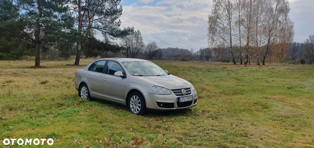 Volkswagen Jetta 1.6 FSI Comfortline - 17