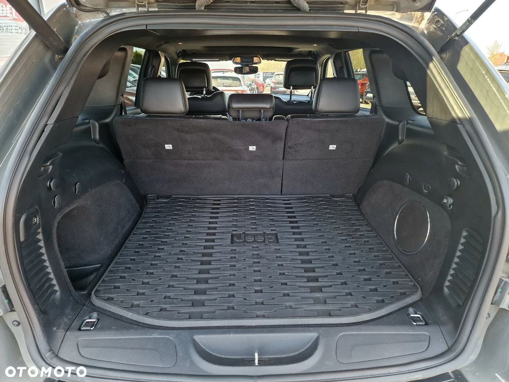 Jeep Grand Cherokee - 34