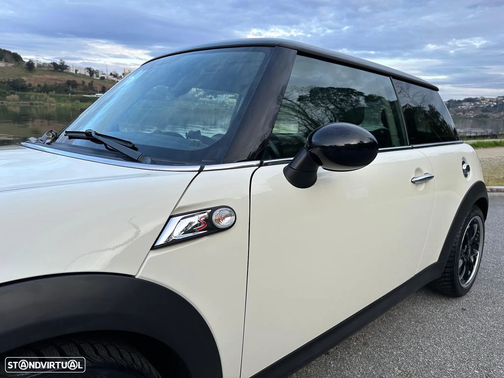 MINI 3 Portas Cooper SD - 13