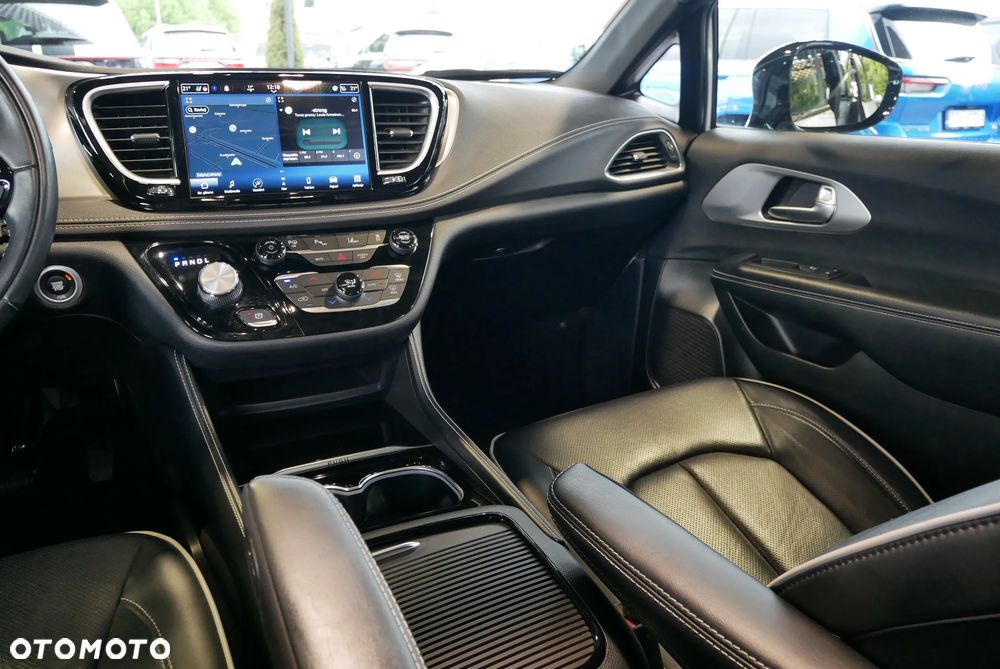 Chrysler Pacifica - 18