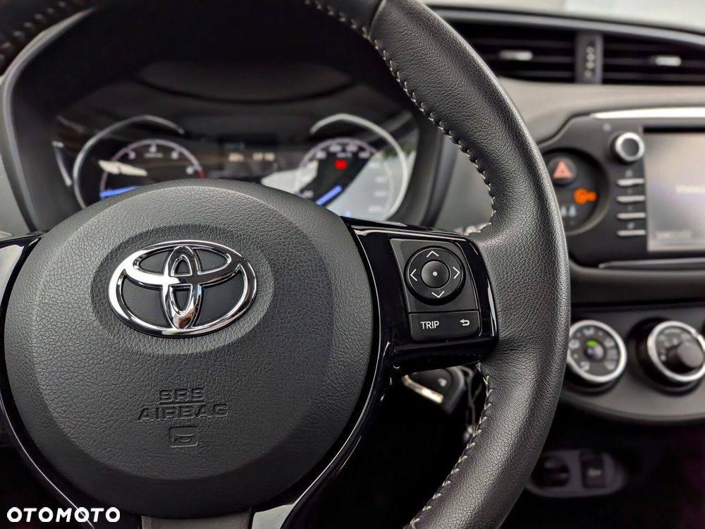 Toyota Yaris 1.0 Premium - 21