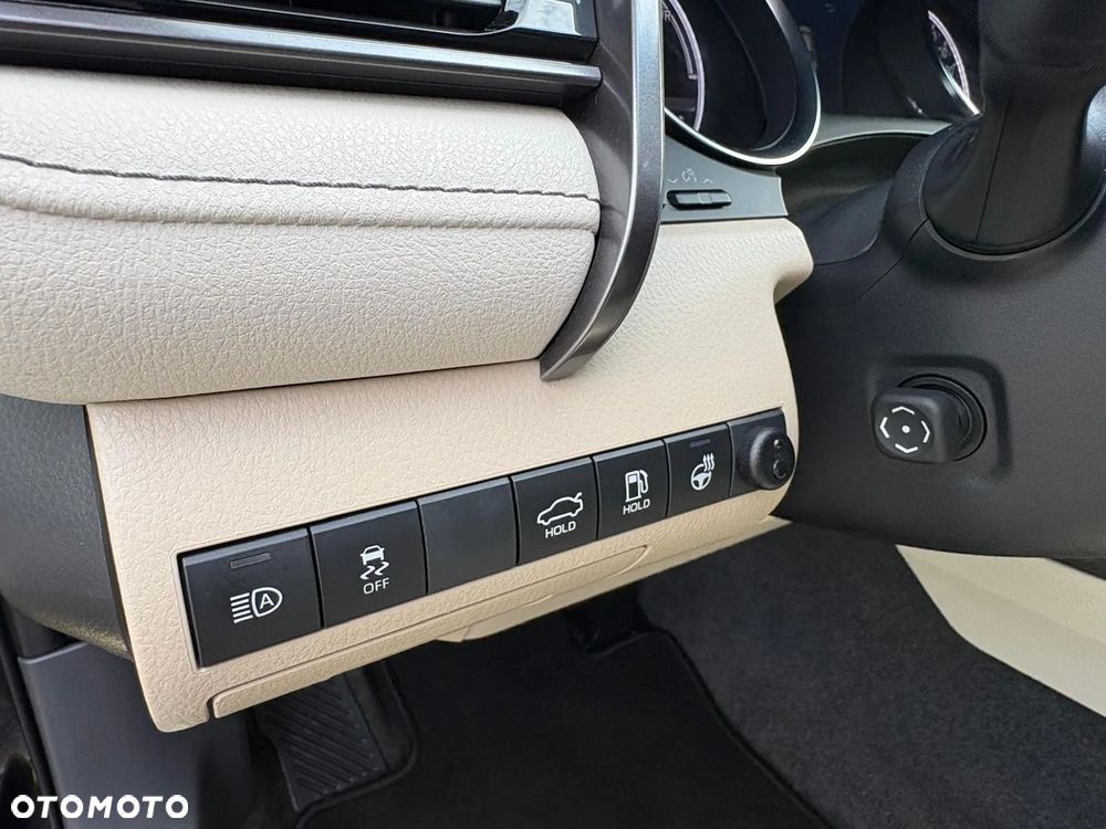 Toyota Camry 2.5 Hybrid Executive CVT - 13