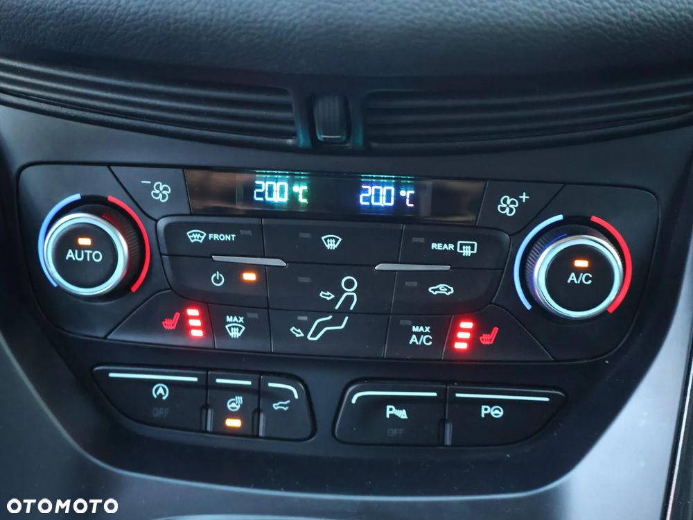 Ford Kuga 1.5 EcoBoost 2x4 Titanium - 18