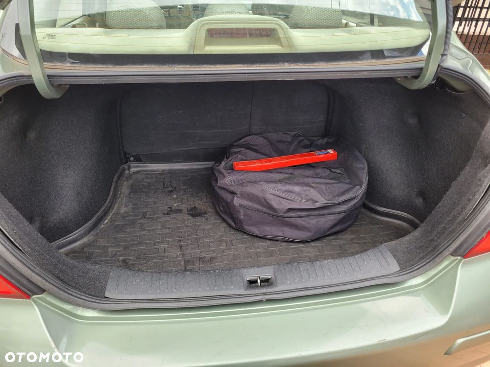 Nissan Tiida 1.8 Tekna - 5