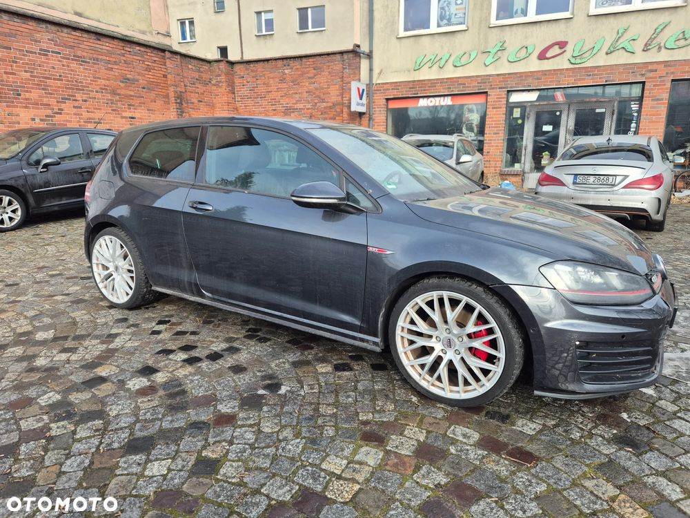 Volkswagen Golf GTI BlueMotion Technology - 3