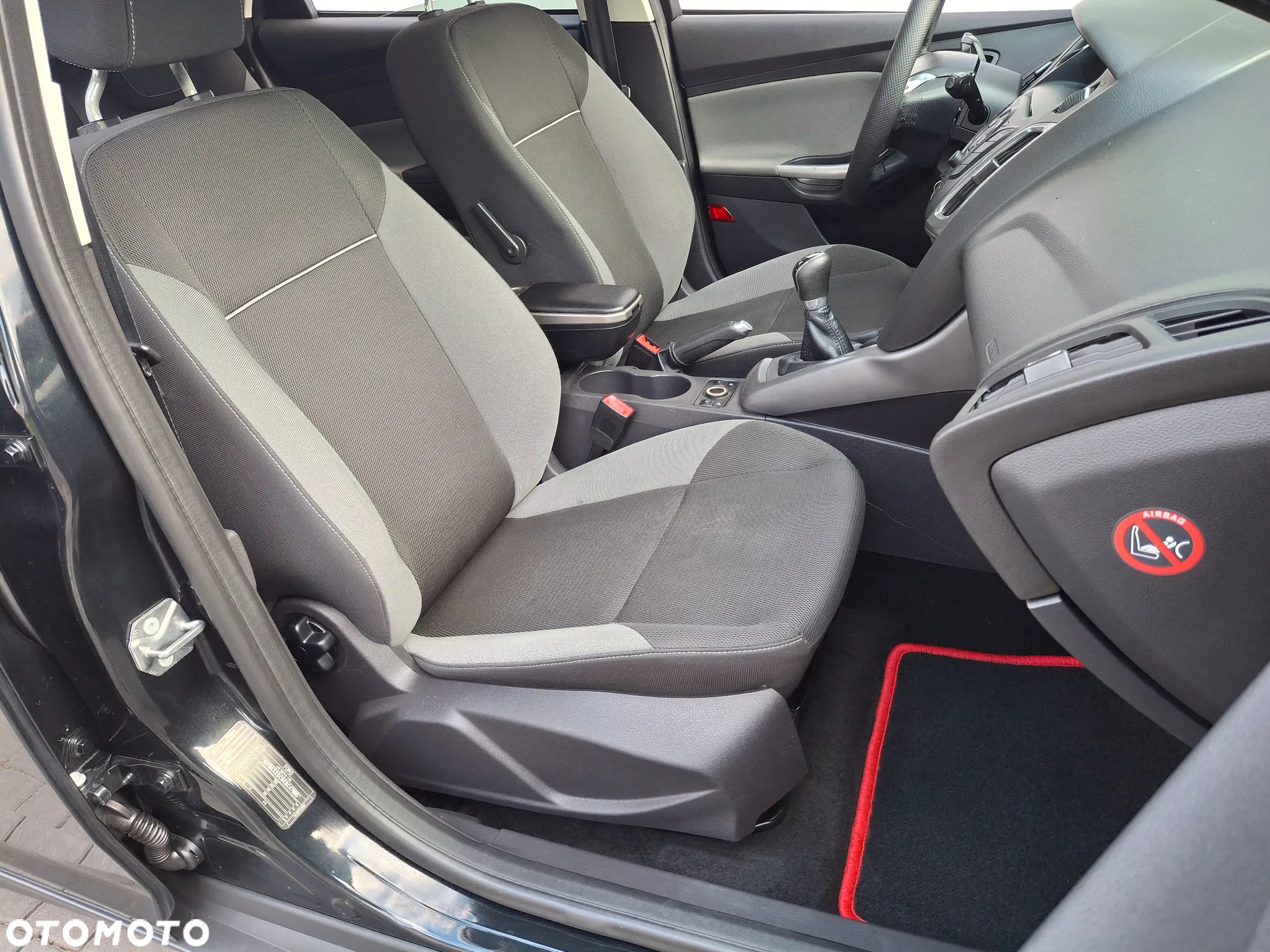 Ford Focus 1.6 Ambiente - 12