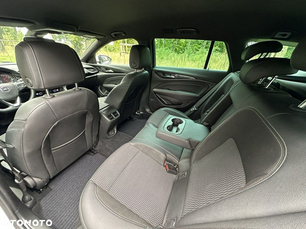 Opel Insignia - 23