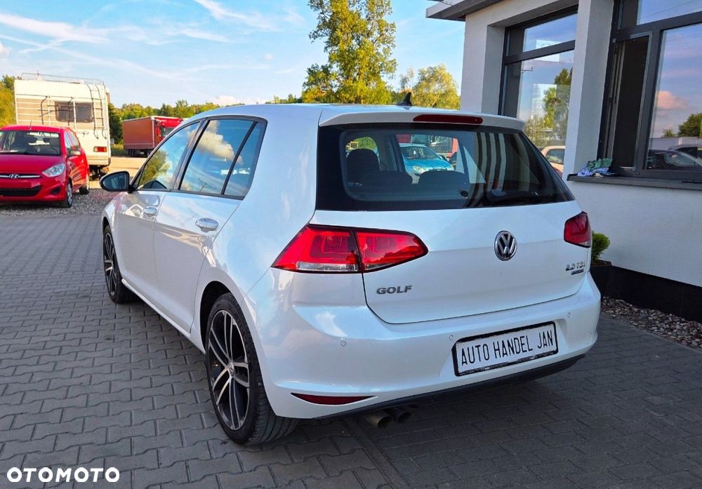 Volkswagen Golf - 5