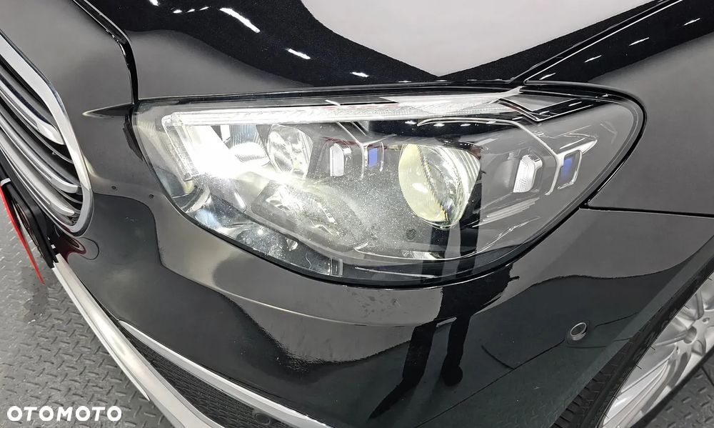 Mercedes-Benz Klasa E 220 d 4Matic 9G-TRONIC Exclusive - 8