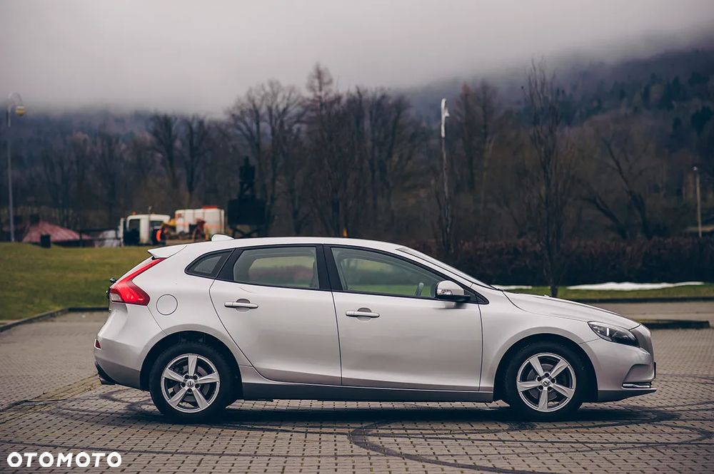 Volvo V40 D2 Drive-E Momentum - 7