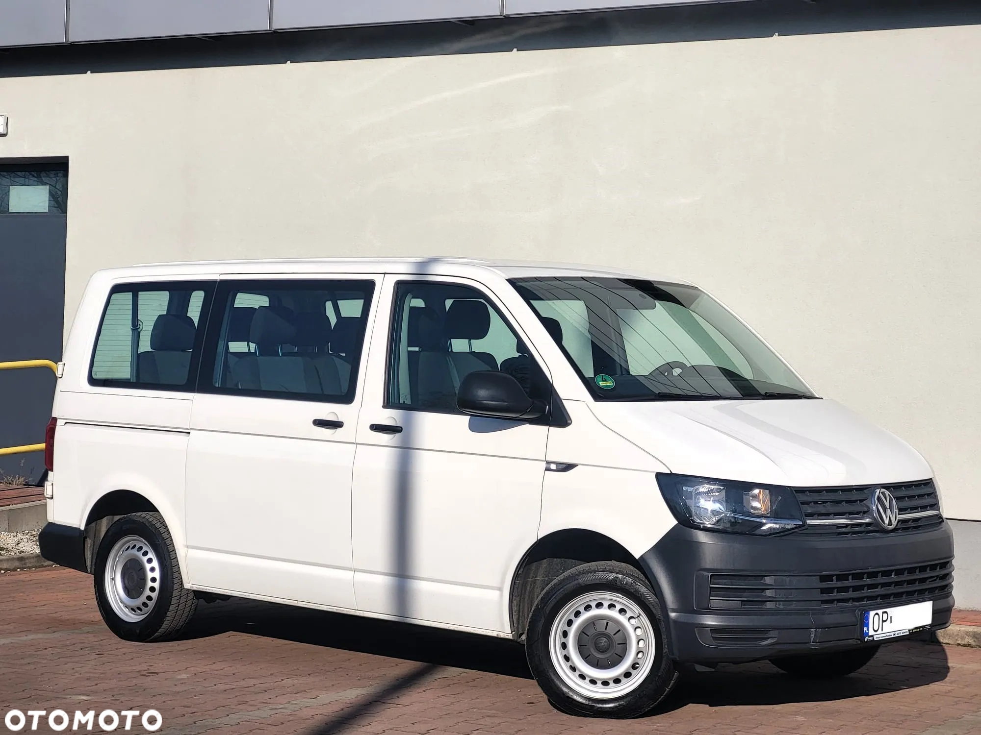 Volkswagen Transporter T6 TDI L1H1 - 2