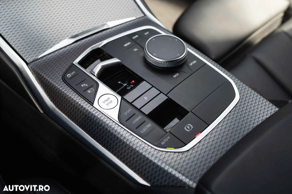 BMW Seria 3 320e Aut. M Sport - 25