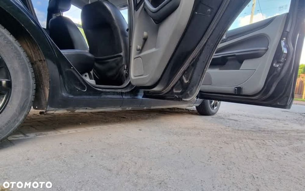 Ford Focus 1.6 16V Titanium - 12