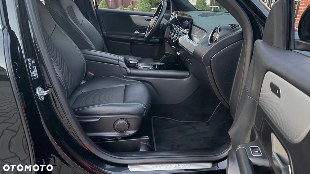 Mercedes-Benz GLB - 27