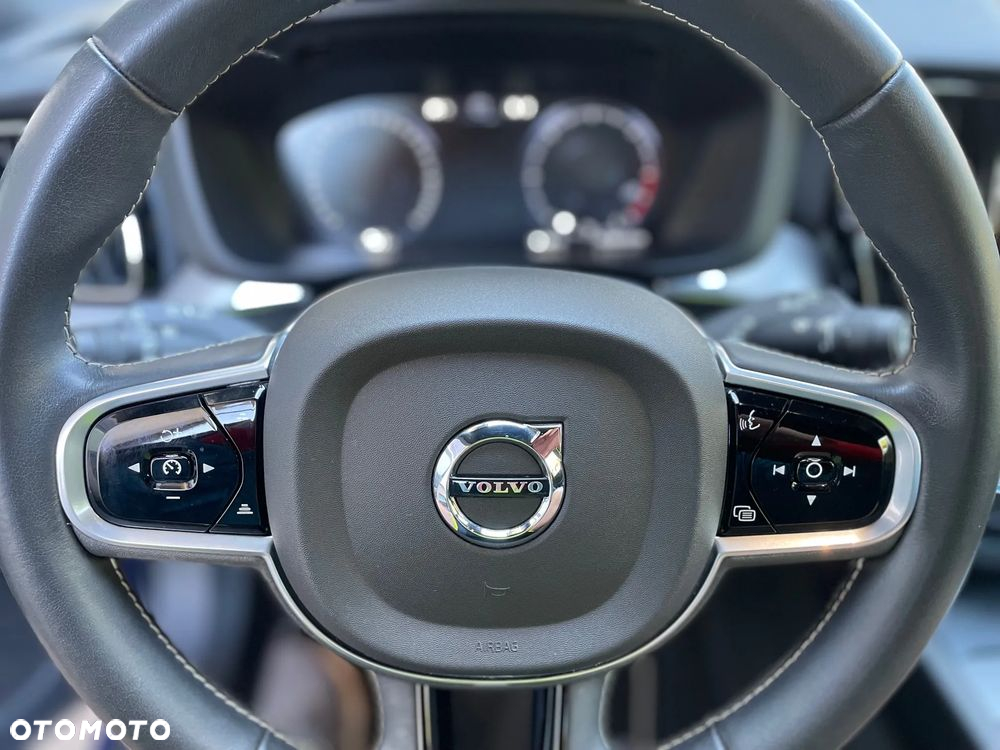 Volvo XC 60 - 22