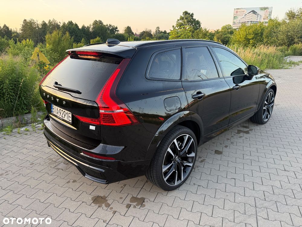 Volvo XC 60 T8 Plug-In Hybrid AWD Ultra Dark - 4