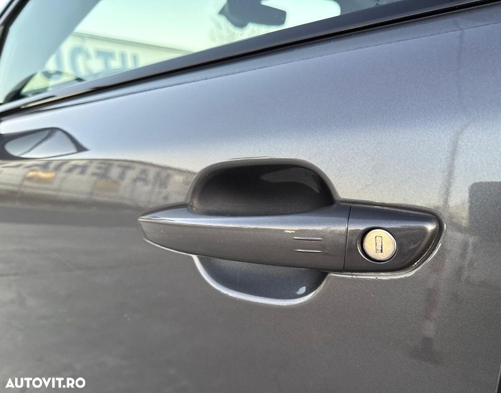 Peugeot 2008 PureTech 130 EAT8 GT Pack - 35