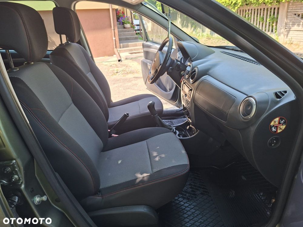 Dacia Duster 1.6 Laureate - 12