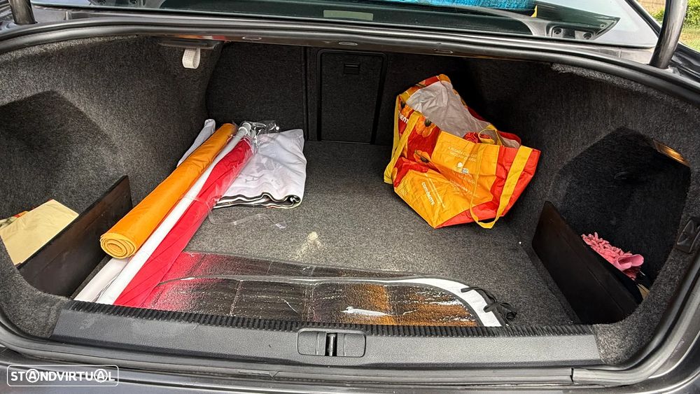 VW Passat 2.0 TDI Confortline DSG - 33