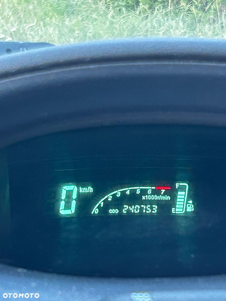 Toyota Yaris 1.3 Sol - 9