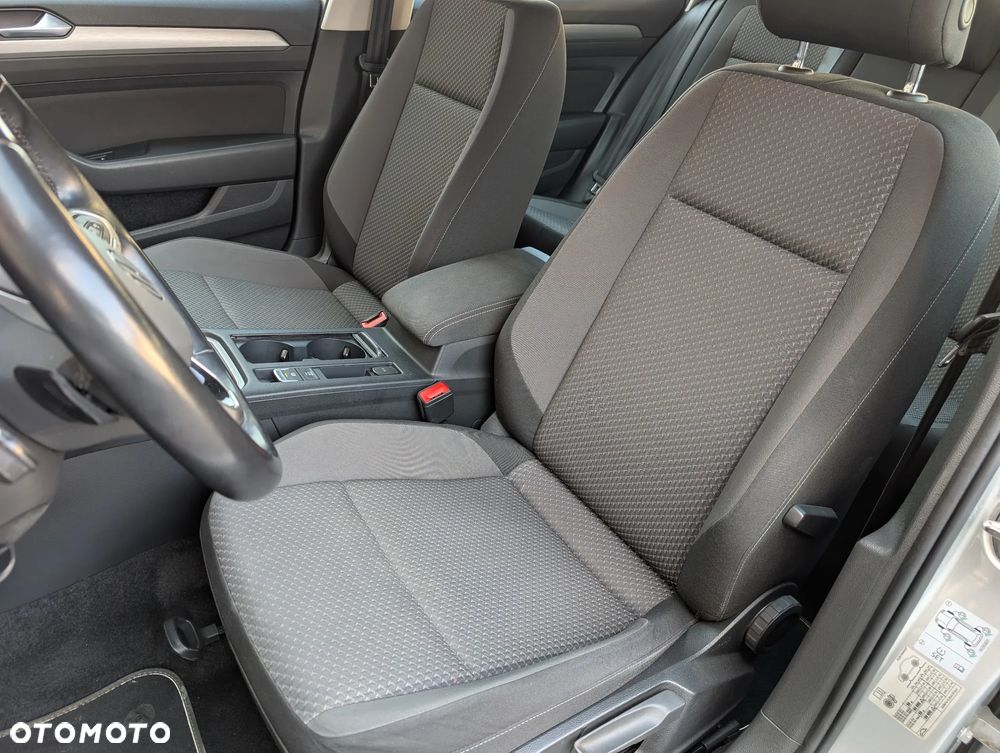 Volkswagen Passat - 18