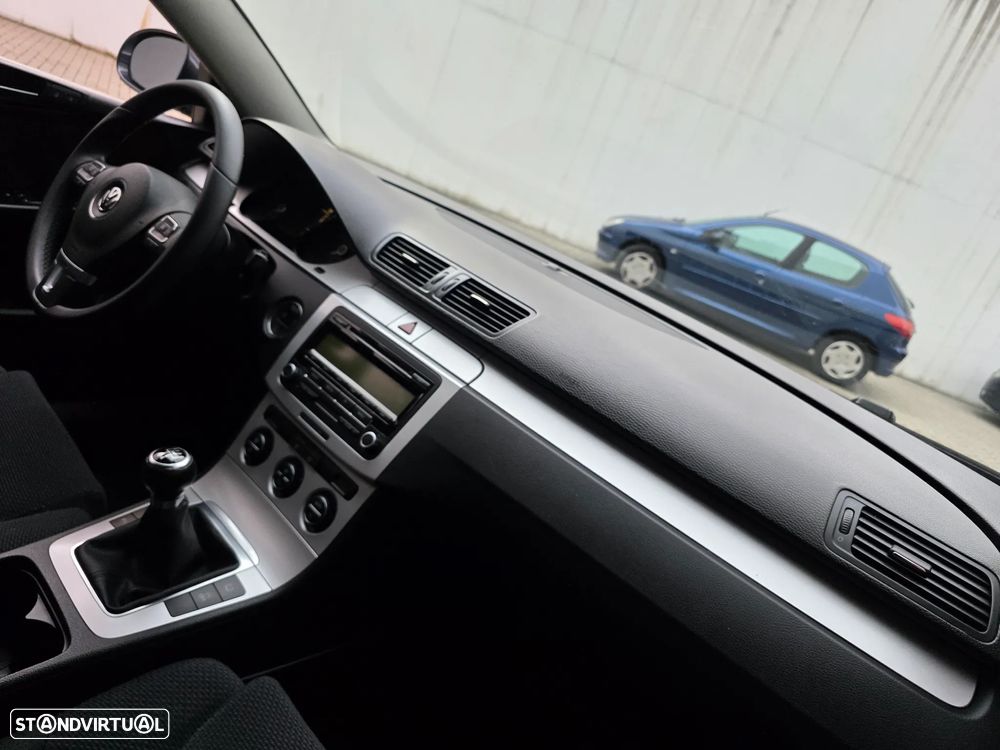 VW Passat Variant 1.6 TDI Confortline BlueMotion - 40
