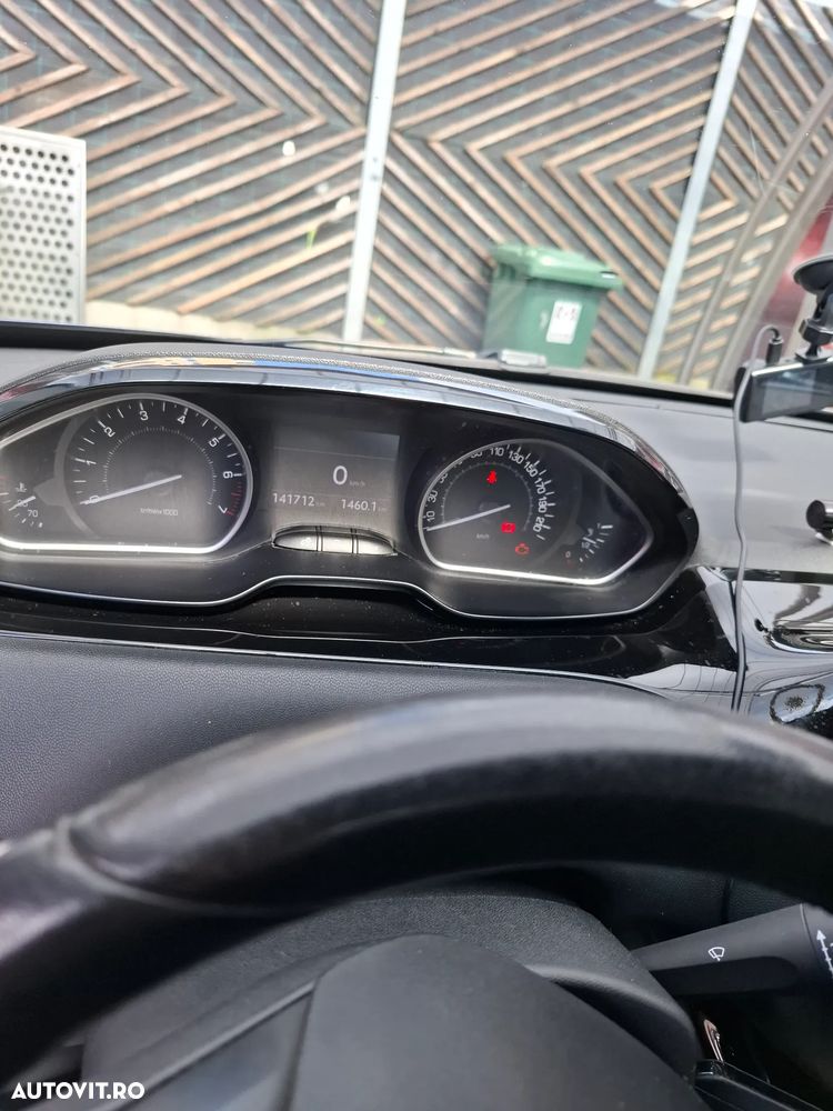 Peugeot 208 120 VTI Allure - 15