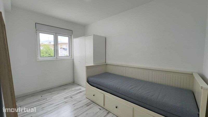 Excelente Apartamento T3 Mobilado para Arrendamento – Centro da Moita - Grande imagem: 5/6