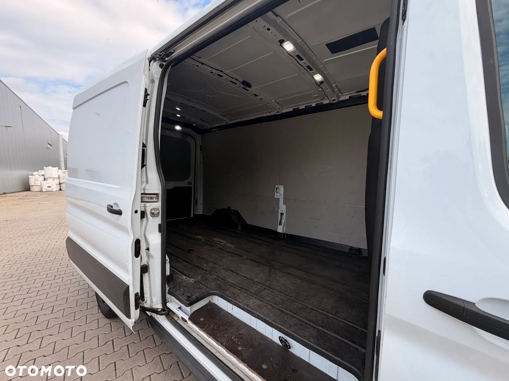 Ford E-Transit - 16