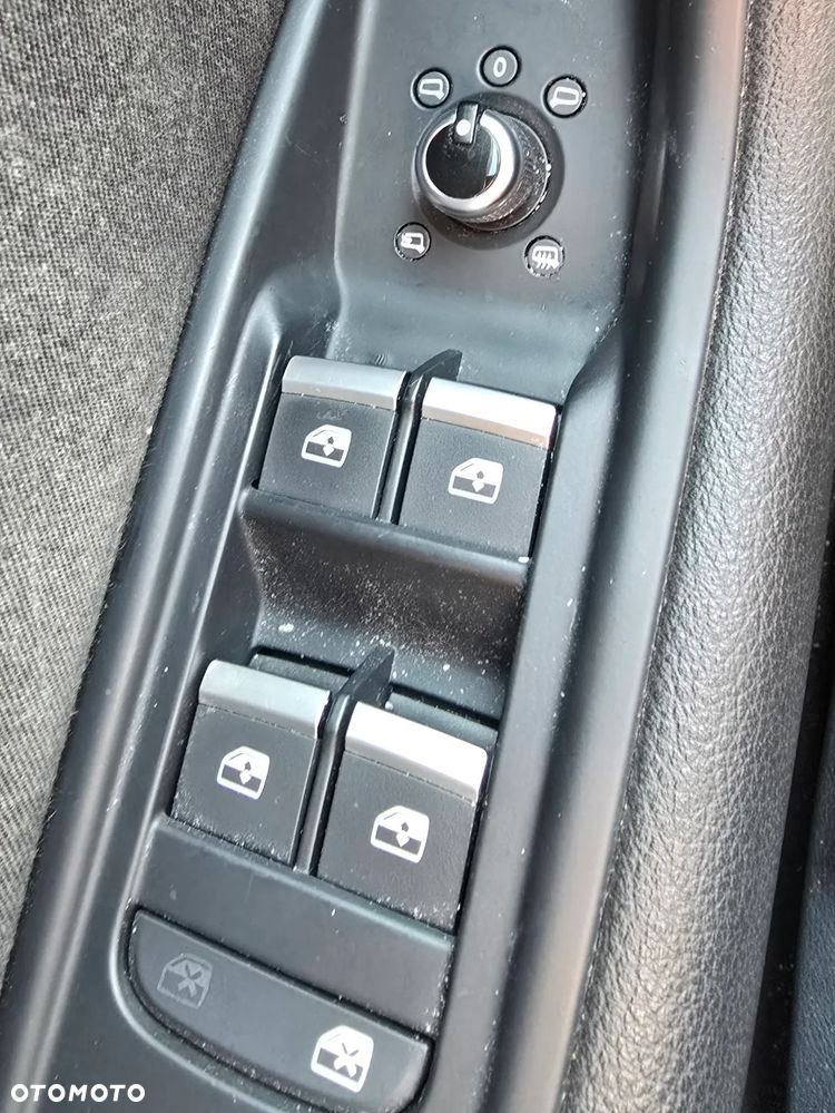Audi A4 ver-2-0-tfsi-ultra-design-s-tronic - 17