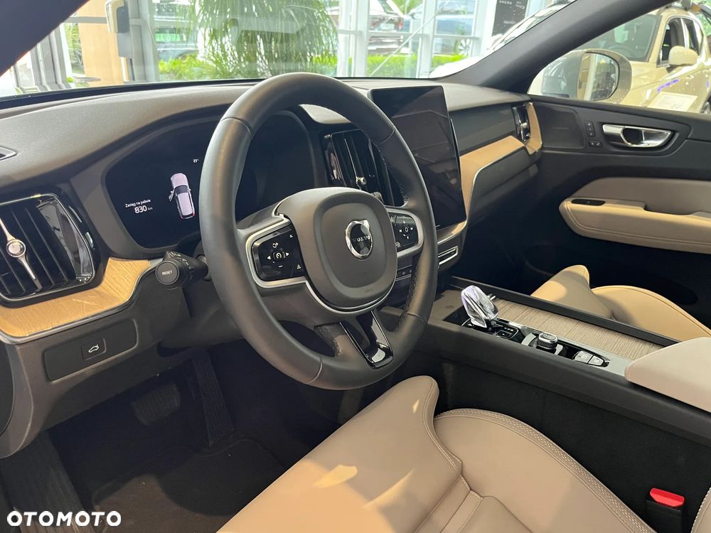 Volvo XC 60 B5 B AWD Plus Bright - 8