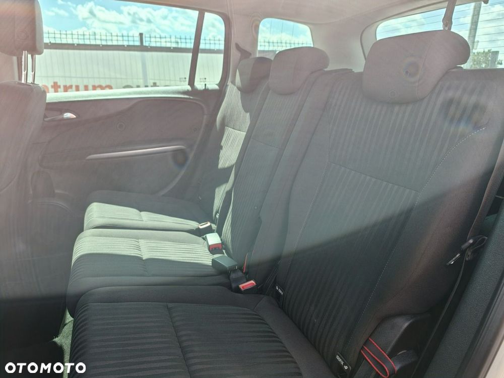 Opel Zafira - 18