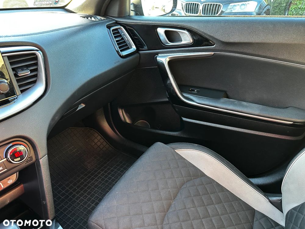 Kia ProCeed 1.5 T-GDI GT Line DCT - 17