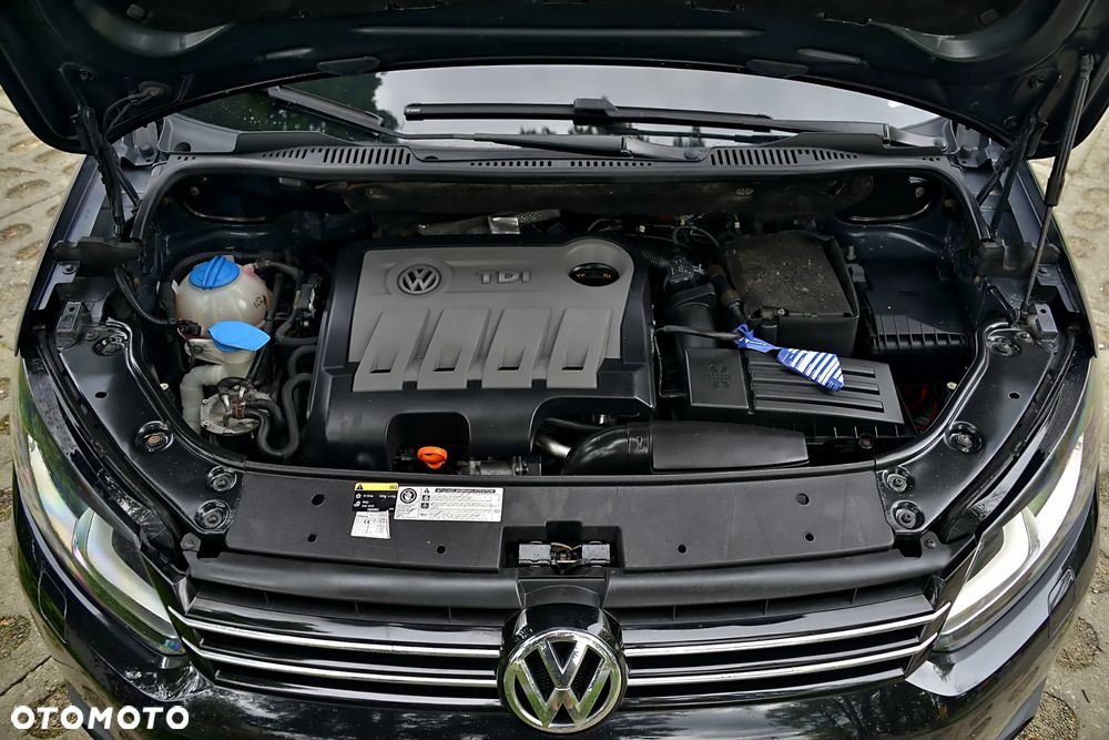 Volkswagen Touran - 38