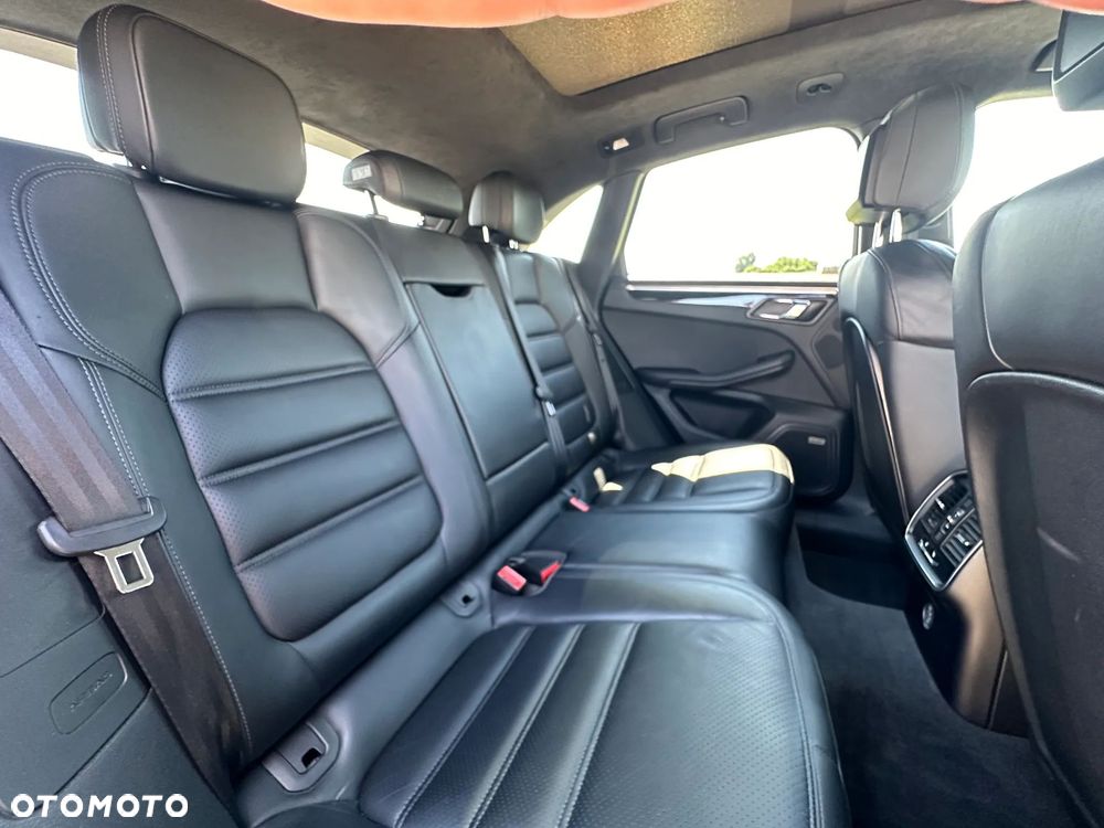 Porsche Macan Turbo - 27