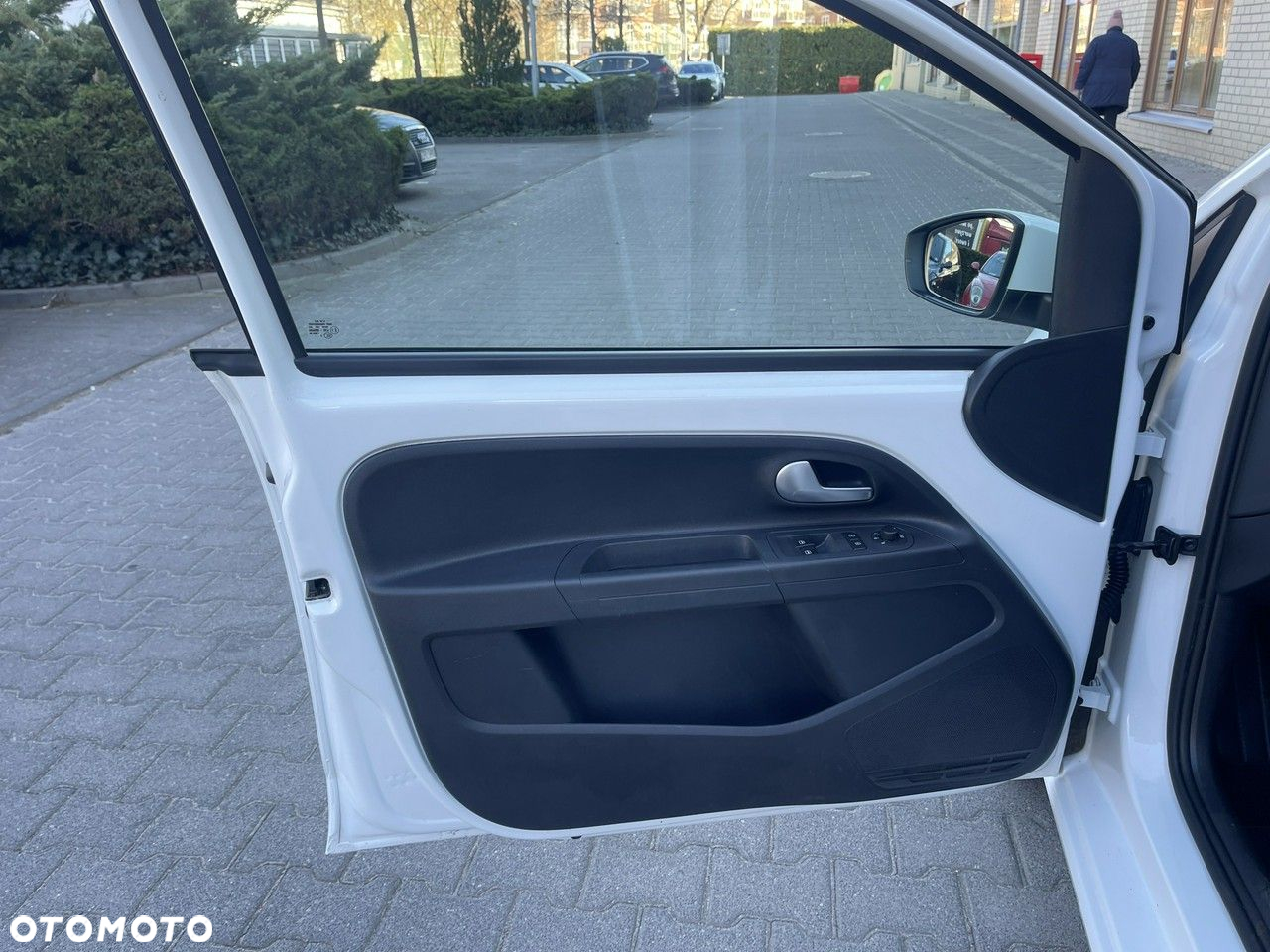 Volkswagen up! - 17