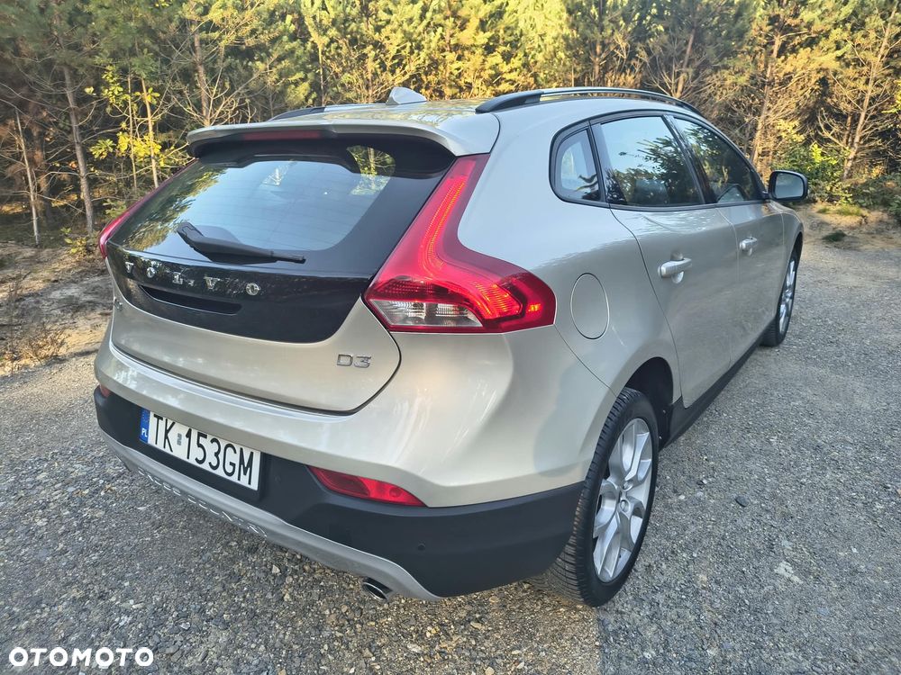 Volvo V40 Cross Country - 17