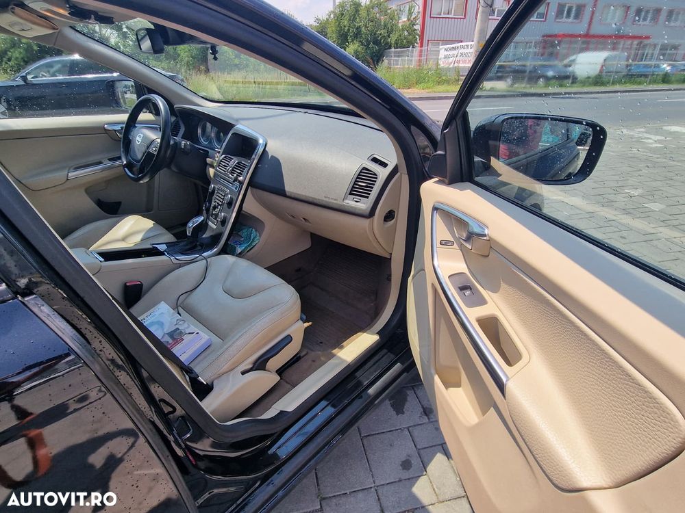 Volvo XC 60 D5AWD Kinetic - 11